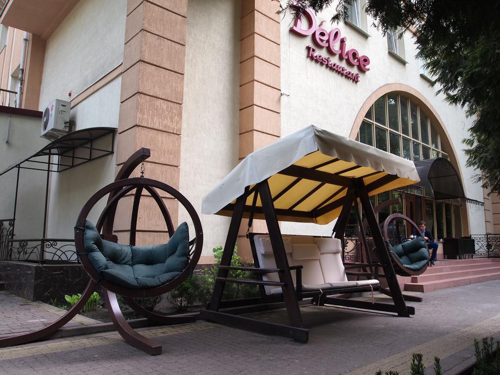 Hotel Delice à Lviv Extérieur photo