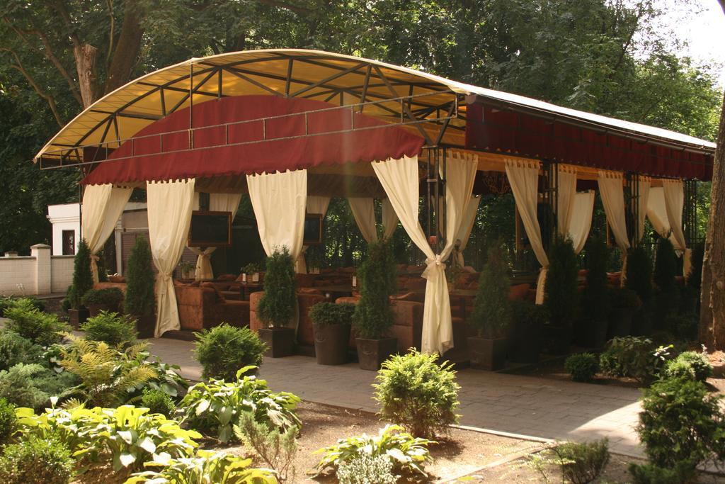 Hotel Delice à Lviv Extérieur photo