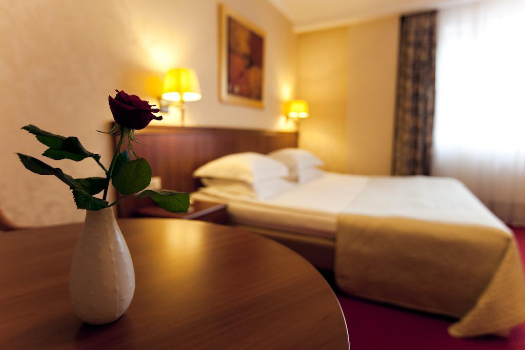 Hotel Delice à Lviv Extérieur photo