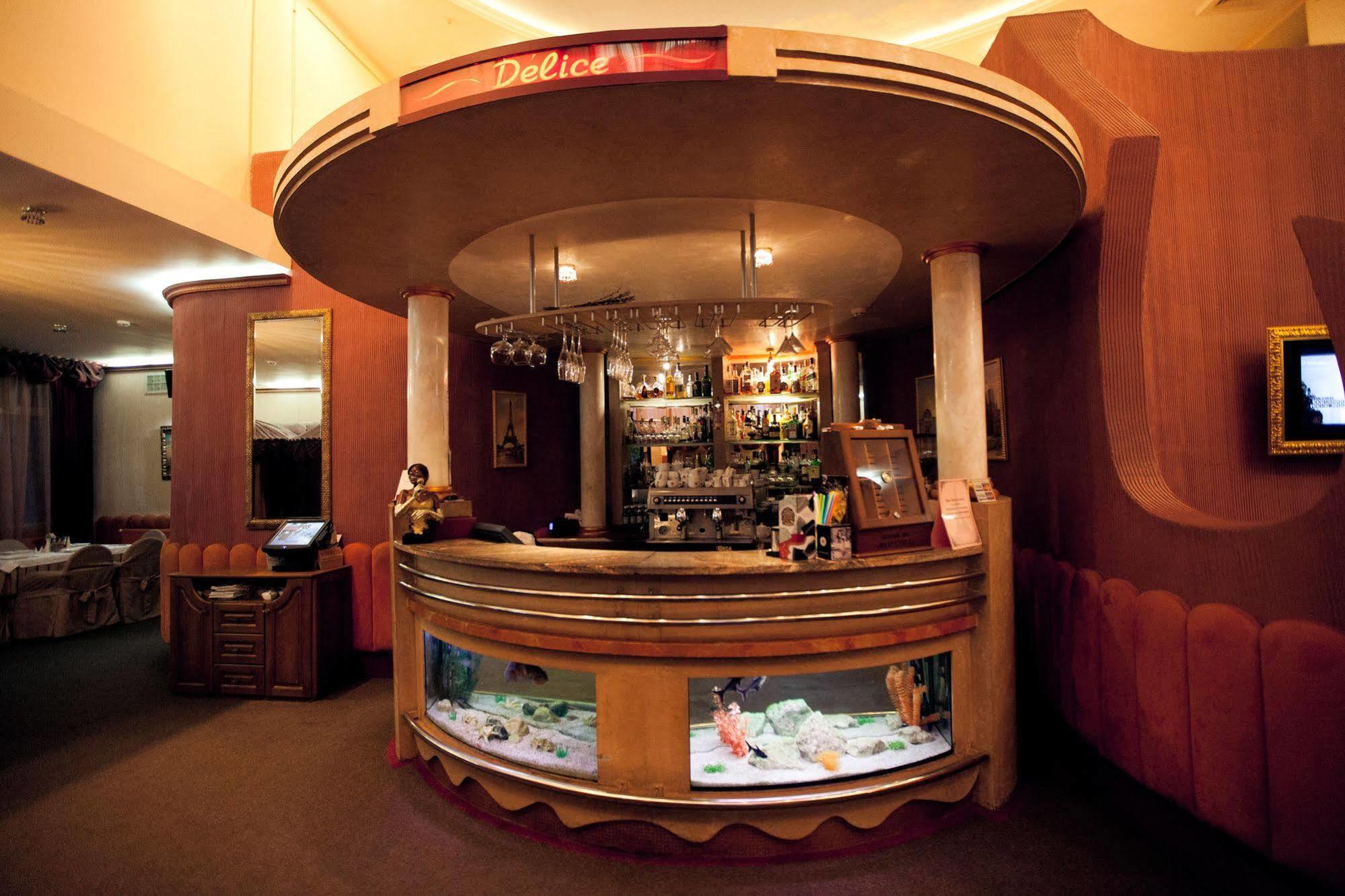 Hotel Delice à Lviv Extérieur photo